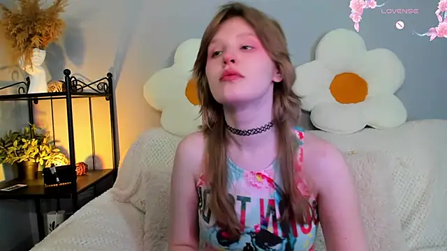 Snapshot of EvaStevs chatting on 02.16.25 EvaStevs online show from 02.16.25