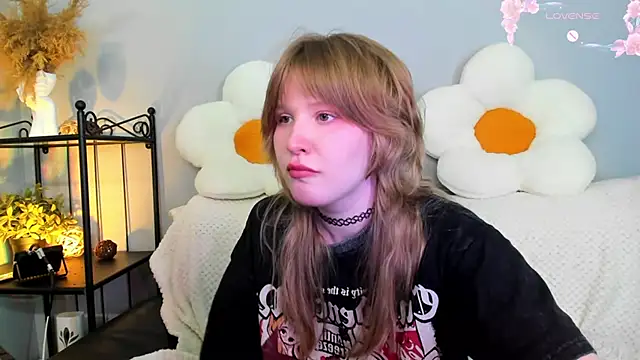 Snapshot of EvaStevs chatting on 02.16.25 EvaStevs online show from 02.16.25