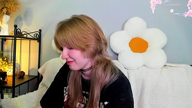 Snapshot of EvaStevs chatting on 02.16.25 EvaStevs online show from 02.16.25