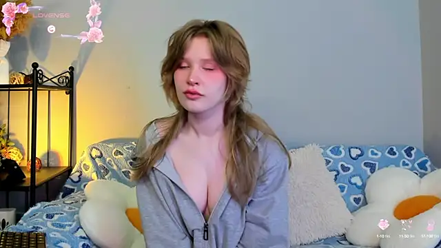 Snapshot of EvaStevs chatting on 02.22.25 EvaStevs online show from 02.22.25