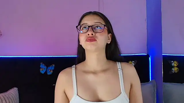 Anastasia Whitee online show from 05.17.26