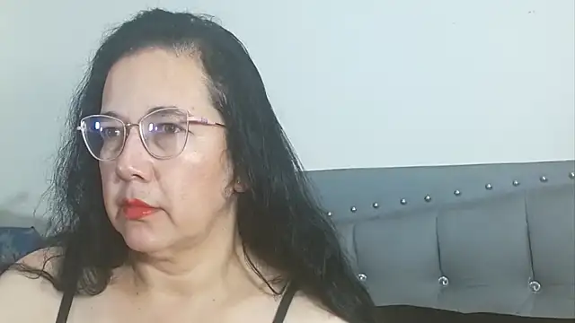 Snapshot of maturepriscila chatting on 06.26.26 maturepriscila online show from 06.26.26