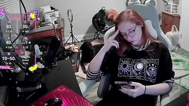 Snapshot of LilyFoxxx chatting on 09.28.25 LilyFoxxx online show from 09.28.25