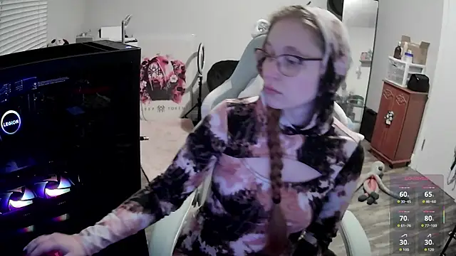 LilyFoxxx online show from 12.15.25