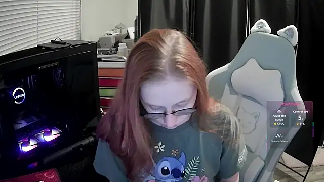 Snapshot of LilyFoxxx chatting on 06.17.26 LilyFoxxx online show from 06.17.26