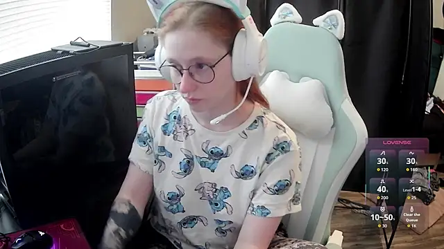Snapshot of LilyFoxxx chatting on 06.26.26 LilyFoxxx online show from 06.26.26