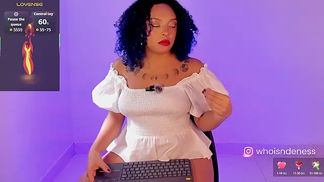 Snapshot of ened_nessa chatting on 11.27.25 ened nessa online show from 11.27.25