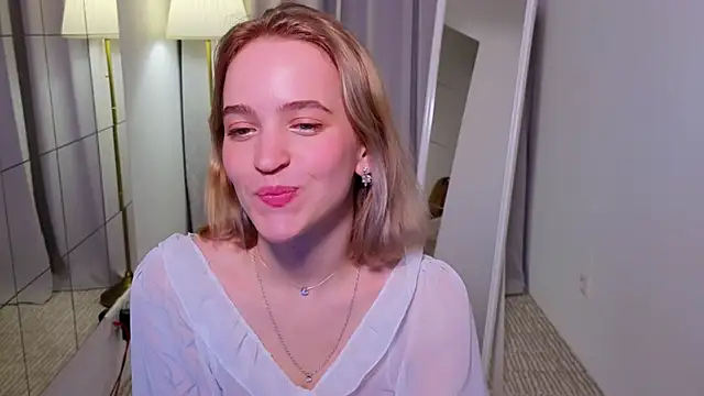 Snapshot of lolly_pie chatting on 12.04.24 lolly pie online show from 12.04.24