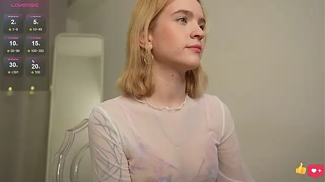 Snapshot of lolly_pie chatting on 01.02.25 lolly pie online show from 01.02.25