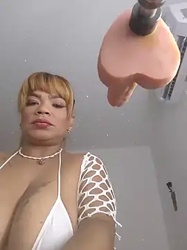 Snapshot of milf_venus chatting on 05.22.26 milf venus online show from 05.22.26