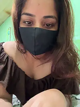 Black Glow online show from 12.03.24