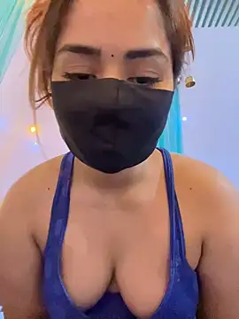 Black Glow online show from 12.18.24