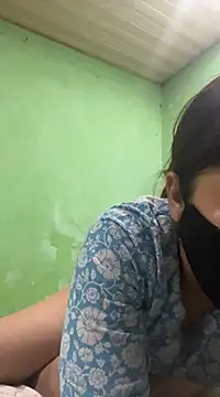 Black Glow online show from 02.10.25