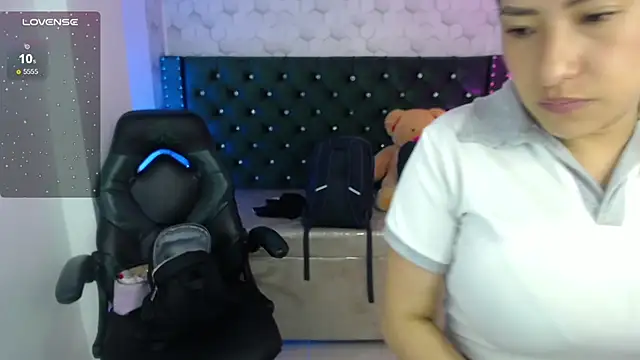 Snapshot of Sofi_hot_4m chatting on 09.19.25 Sofi hot 4m online show from 09.19.25