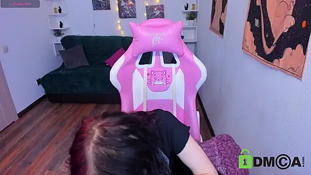 Snapshot of ElizaNik_ chatting on 02.15.25 ElizaNik online show from 02.15.25