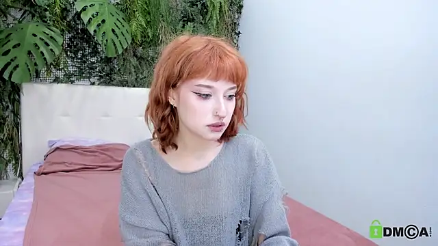 Snapshot of ElizaNik_ chatting on 09.18.25 ElizaNik online show from 09.18.25