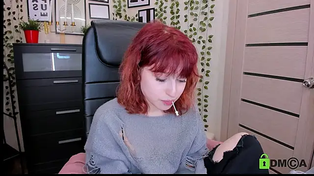 Snapshot of ElizaNik_ chatting on 05.28.26 ElizaNik online show from 05.28.26