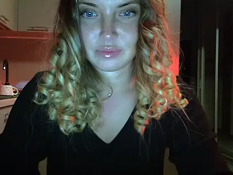 Snapshot of Lucky_Anna chatting on 12.24.24 Lucky Anna online show from 12.24.24