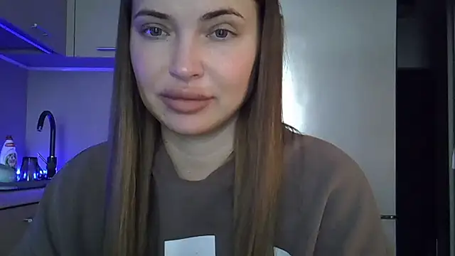 Lucky Anna online show from 04.14.26