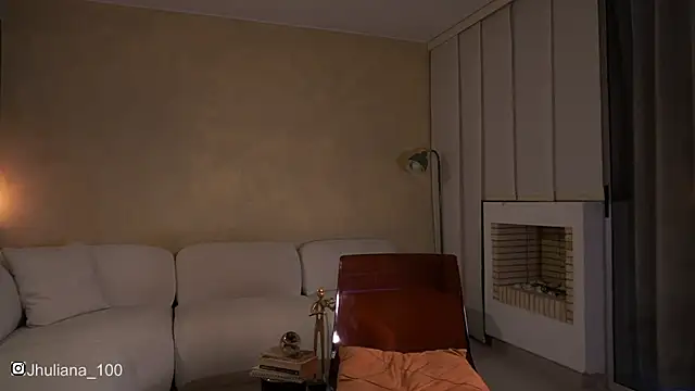 paulacora100 online show from 09.08.25