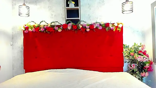 Snapshot of SilvannaFit chatting on 05.16.26 SilvannaFit online show from 05.16.26