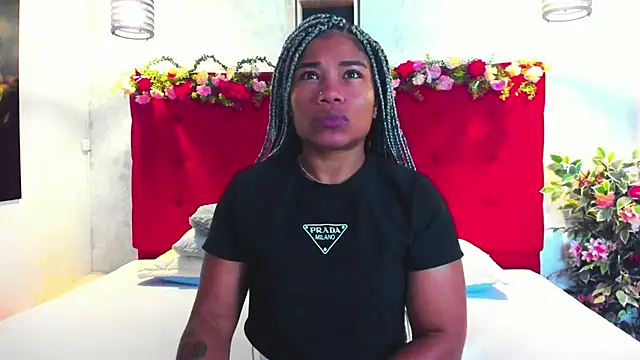 Snapshot of SilvannaFit chatting on 06.21.26 SilvannaFit online show from 06.21.26