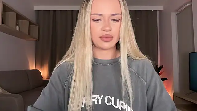 Snapshot of Julia_RL chatting on 10.13.25 Julia RL online show from 10.13.25