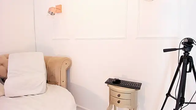 Snapshot of khloeblake chatting on 01.24.25 khloeblake online show from 01.24.25