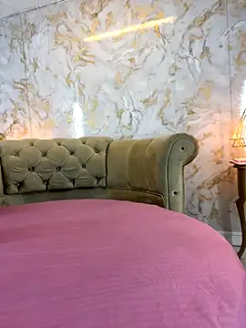 Snapshot of khloeblake chatting on 11.25.25 khloeblake online show from 11.25.25