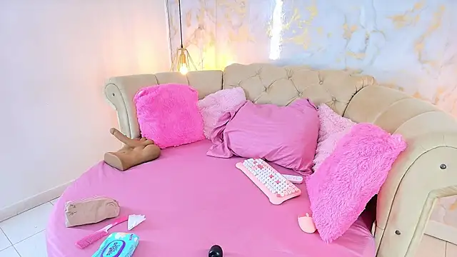 khloeblake online show from 04.18.26