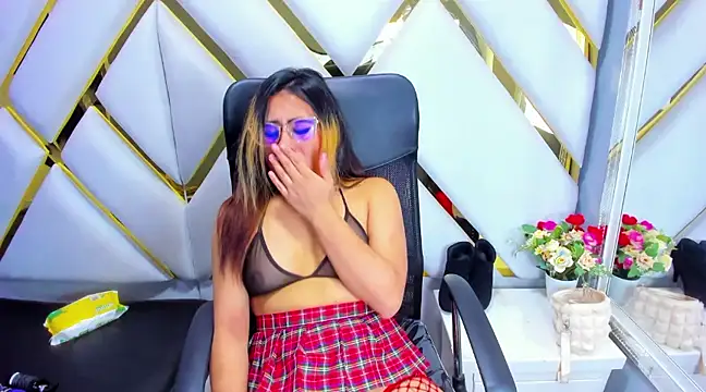 Snapshot of Freya_Miller_ chatting on 03.17.25 Freya Miller online show from 03.17.25