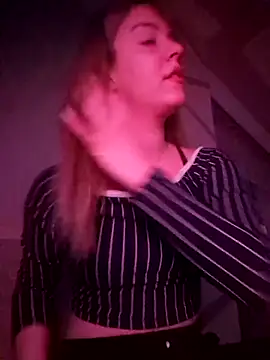 SUSELLAM1 online show from 03.21.25