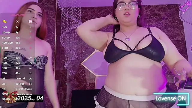 Snapshot of Kate_Dynasty chatting on 12.04.25 Kate Dynasty online show from 12.04.25