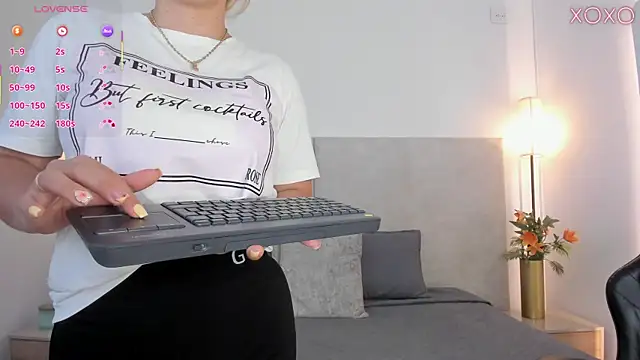 Saori newman online show from 04.02.26