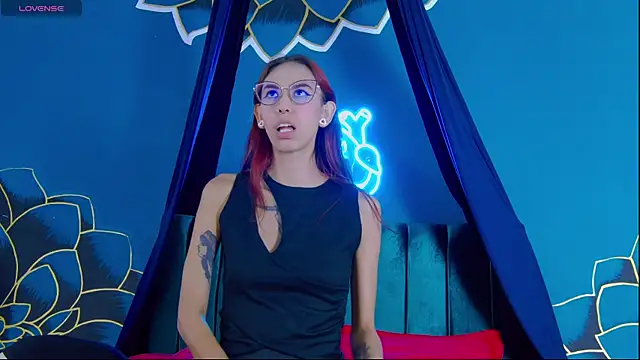 Snapshot of Lunamistyc chatting on 10.09.25 Lunamistyc online show from 10.09.25