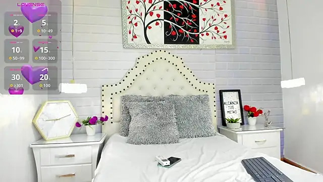 Snapshot of Valery_Diamond chatting on 01.10.26 Valery Diamond online show from 01.10.26