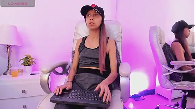 Snapshot of Goddess__Lilith chatting on 02.07.26 Goddess Lilith online show from 02.07.26