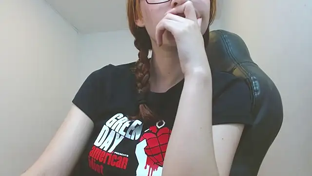 Snapshot of CelesteAyase chatting on 02.07.25 CelesteAyase online show from 02.07.25