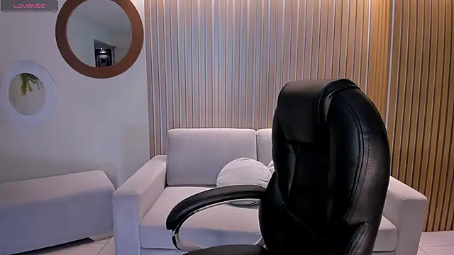 AlinaKravitz online show from 04.15.26