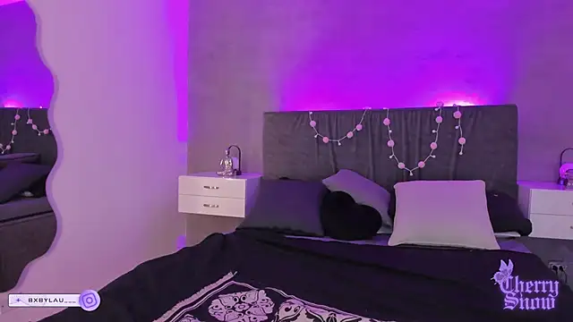 Snapshot of _cherrysnow chatting on 10.07.25 cherrysnow online show from 10.07.25