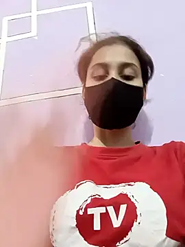 Snapshot of magicmoment00786 chatting on 09.28.25 magicmoment00786 online show from 09.28.25