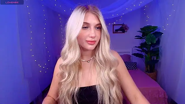 Snapshot of Evacadooo chatting on 07.23.26 Evacadooo online show from 07.23.26