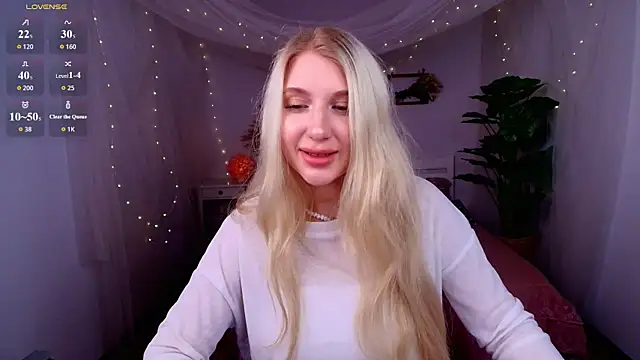 Snapshot of Evacadooo chatting on 07.31.26 Evacadooo online show from 07.31.26