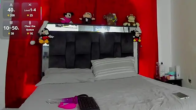 Snapshot of chloe_vasquez710 chatting on 01.22.25 chloe vasquez710 online show from 01.22.25