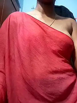 Snapshot of Tamillminnal chatting on 02.08.25 Tamillminnal online show from 02.08.25