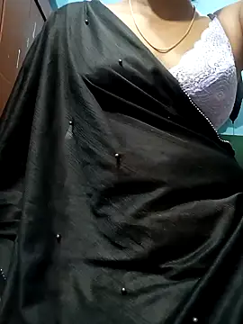 Snapshot of Tamillminnal chatting on 02.11.25 Tamillminnal online show from 02.11.25