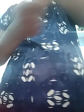 Snapshot of Tamillminnal chatting on 02.18.25 Tamillminnal online show from 02.18.25