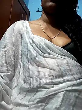 Snapshot of Tamillminnal chatting on 02.27.25 Tamillminnal online show from 02.27.25