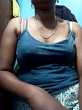 Snapshot of Tamillminnal chatting on 03.07.25 Tamillminnal online show from 03.07.25