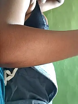 Snapshot of Tamillminnal chatting on 09.20.25 Tamillminnal online show from 09.20.25